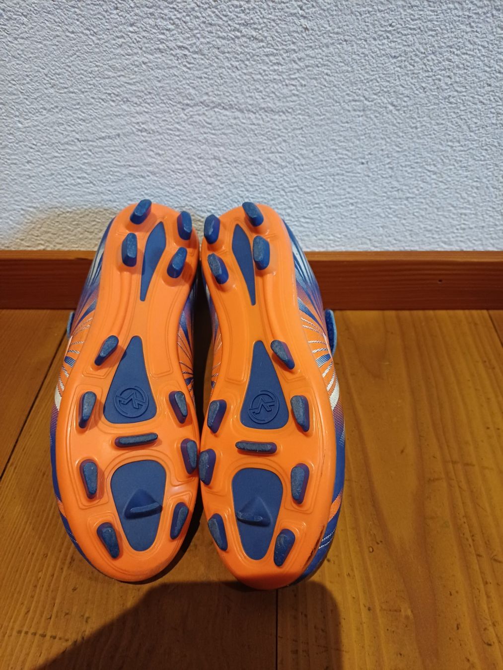 Scarpe per ragazzi: Fussballschuhe Victory Gr.31 – Usato da Ramosch venduto da Puzins 3