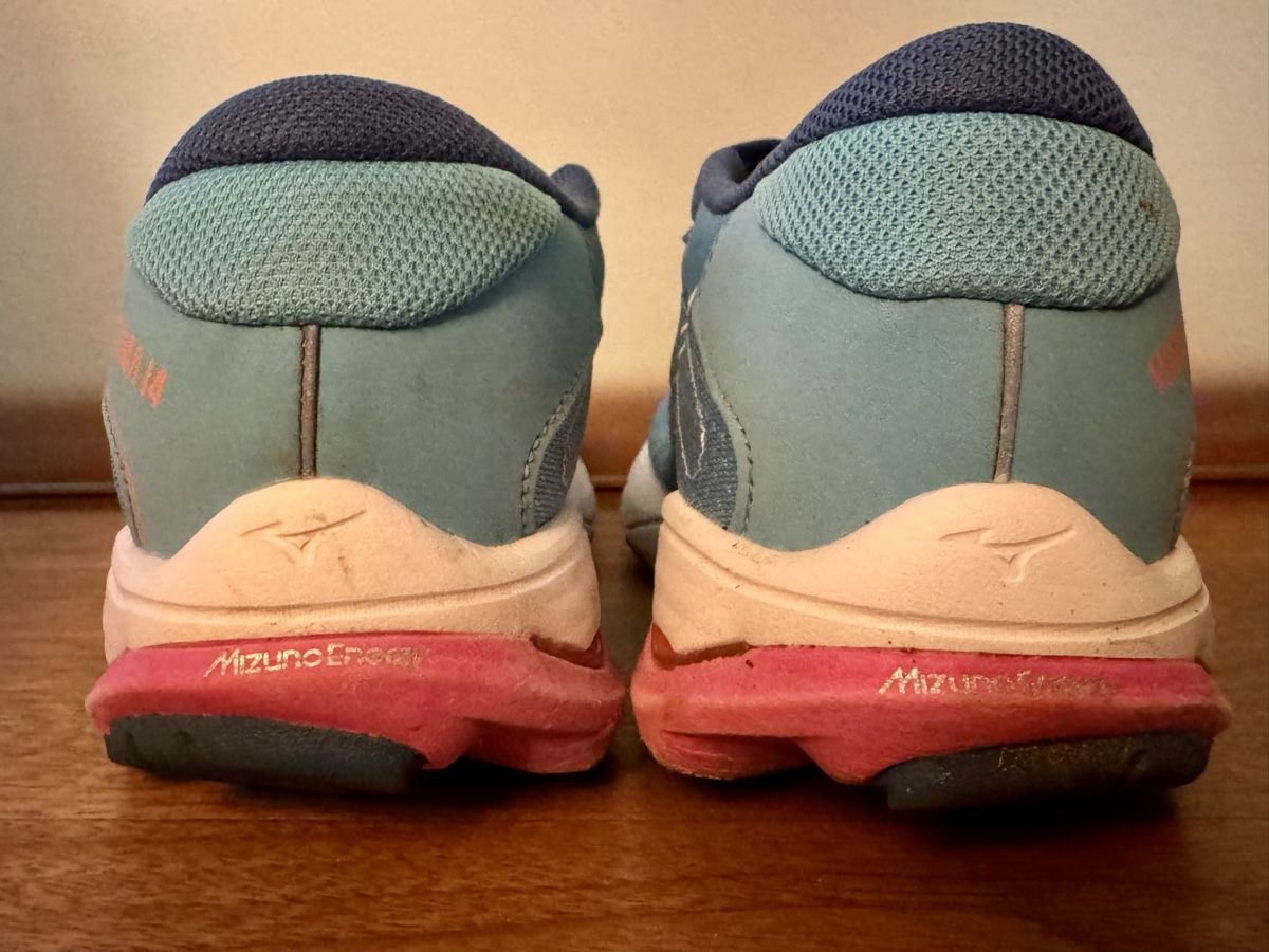 Mizuno Scarpe per ragazze: Mizuno Laufschuhe, Grösse 38,5 – Usato da Biel-Benken BL venduto da mvazquezf 2