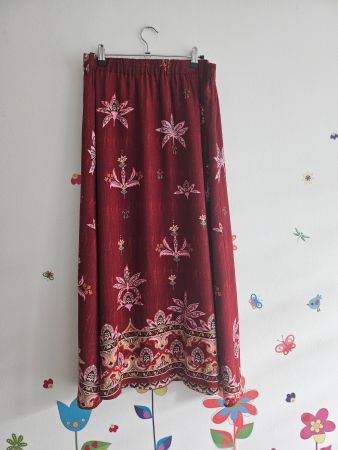 Jupe longue bordeaux à motifs floraux, Cortefiel taille L