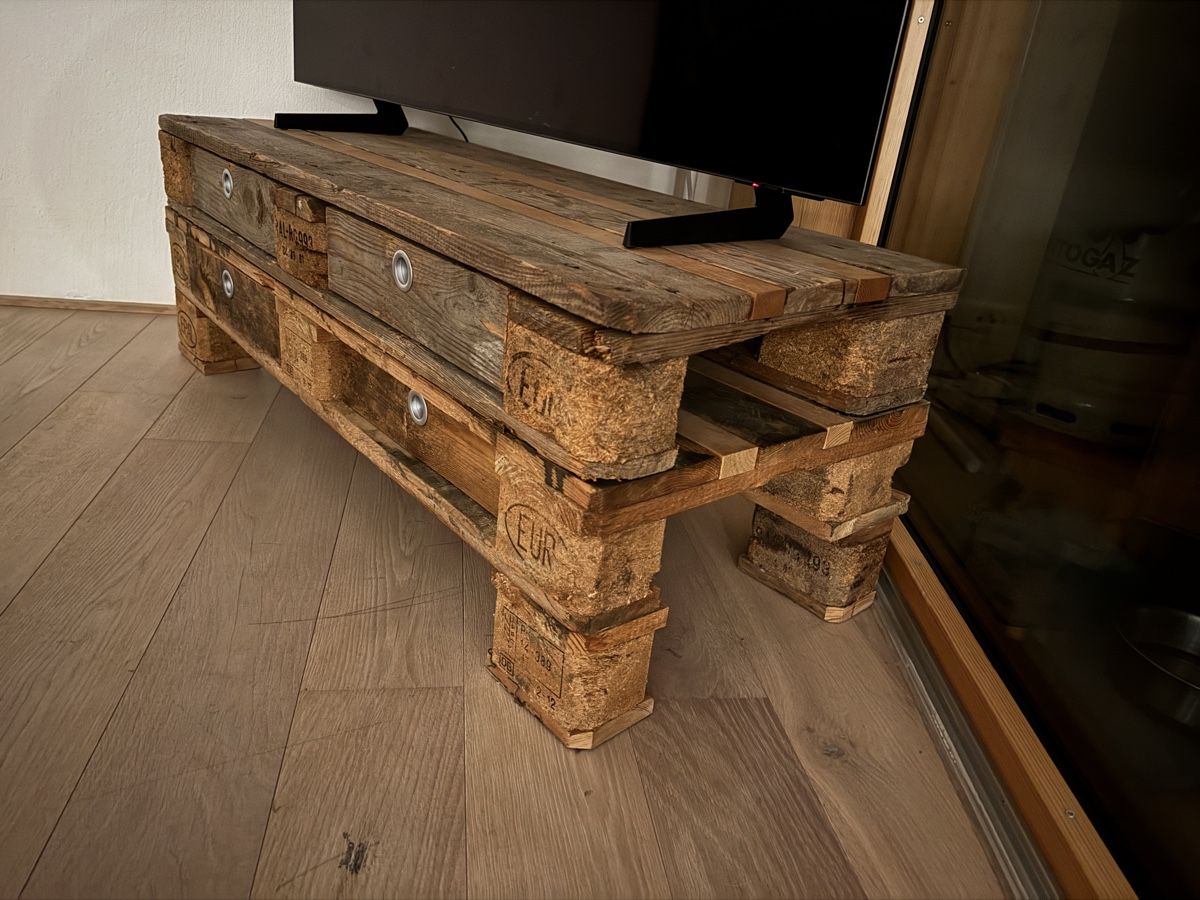 Mobili TV: Rustikales Palettenmöbel mit Schubladen - Unikat – Usato da Trin venduto da saco89 1