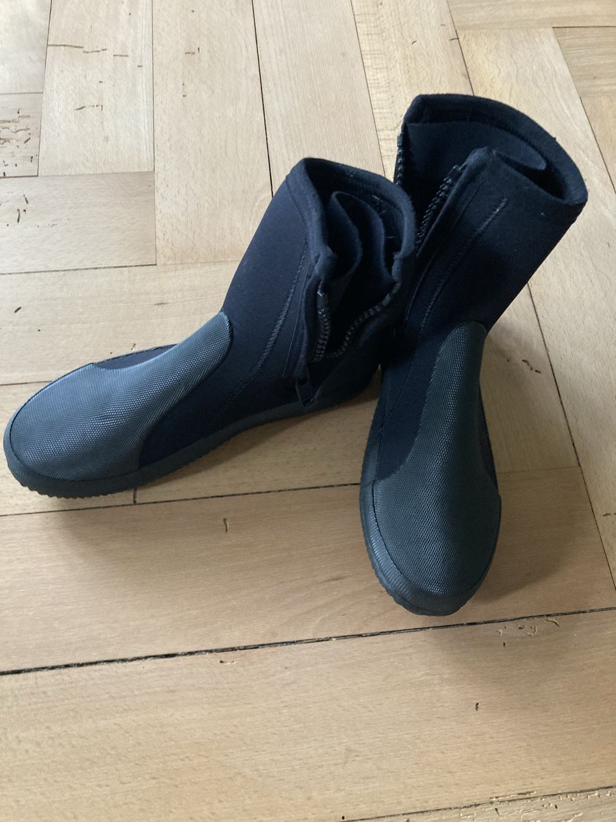 Chaussures hommes: Neopren-Tauchschuhe, Grösse 10/44 – Neuf (Voir description) à Stäfa par mpa_r2bd