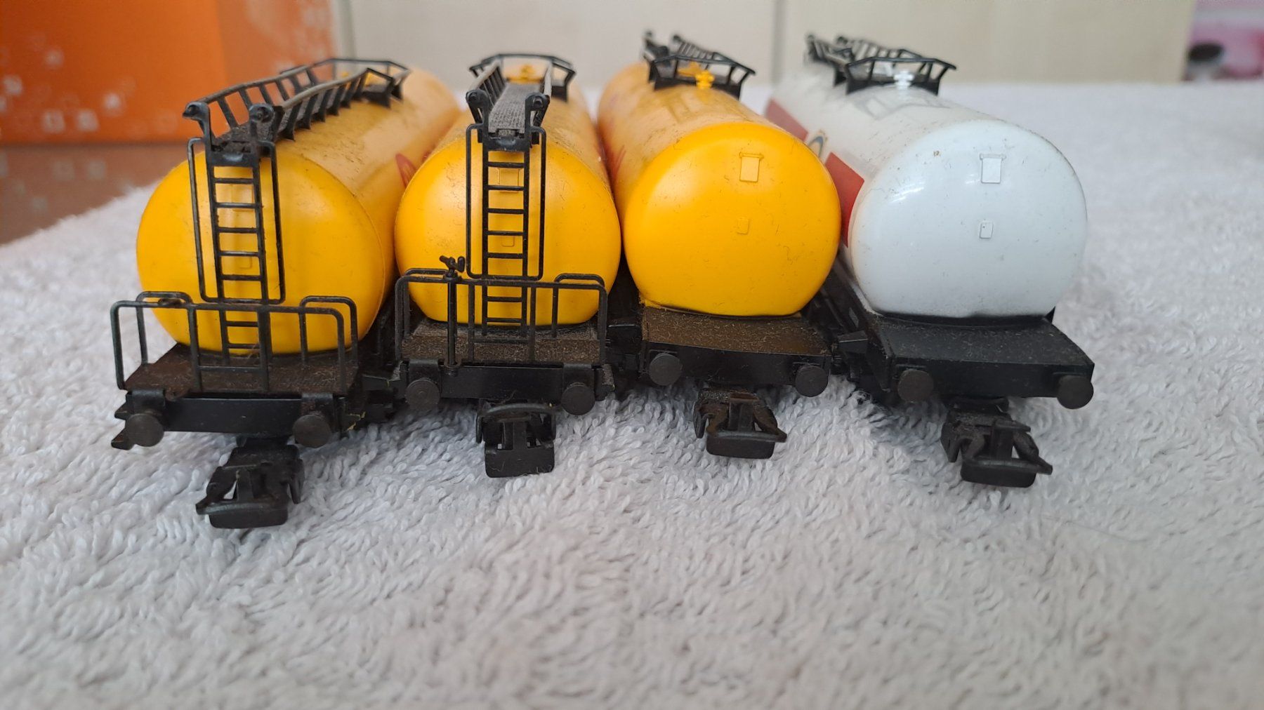 Märklin Modelleisenbahnen: Märklin 8 Tankwagen H0 WS/04 – Gebraucht aus Winterthur von Riebeli333 4