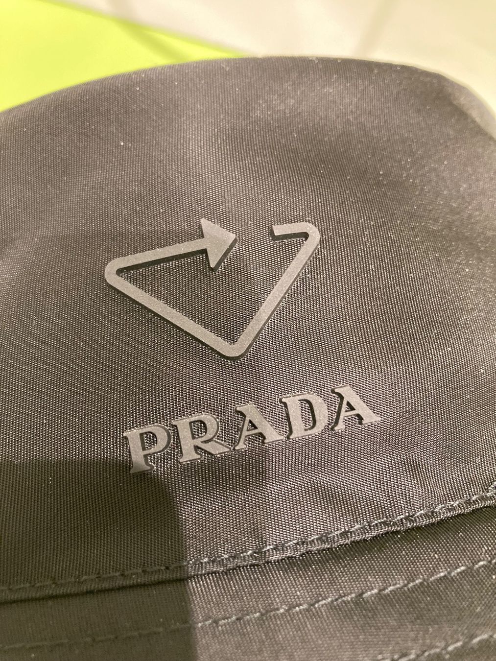 Prada Copricapi, berretti & cappellini: Prada cappello 57/58 new . S/  nuovo, new – Nuovo e nell'imballaggio originale da Paradiso venduto da Kayakara 2