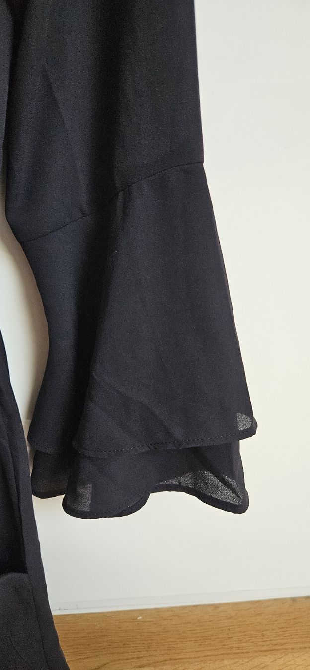 H&M Tute: Jumpsuit Damen Schwarz Grösse S H&M – Usato da Rombach venduto da ThriftBetter 3