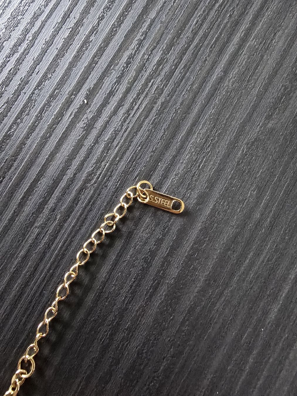 Catenine: Goldige Edelstahl Halskette  – Nuovo e nell'imballaggio originale da Rickenbach b. Wil venduto da Beautiful.Things 1