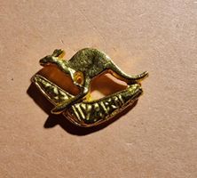 Pin Australien goldfarben Känguru / Bumerang