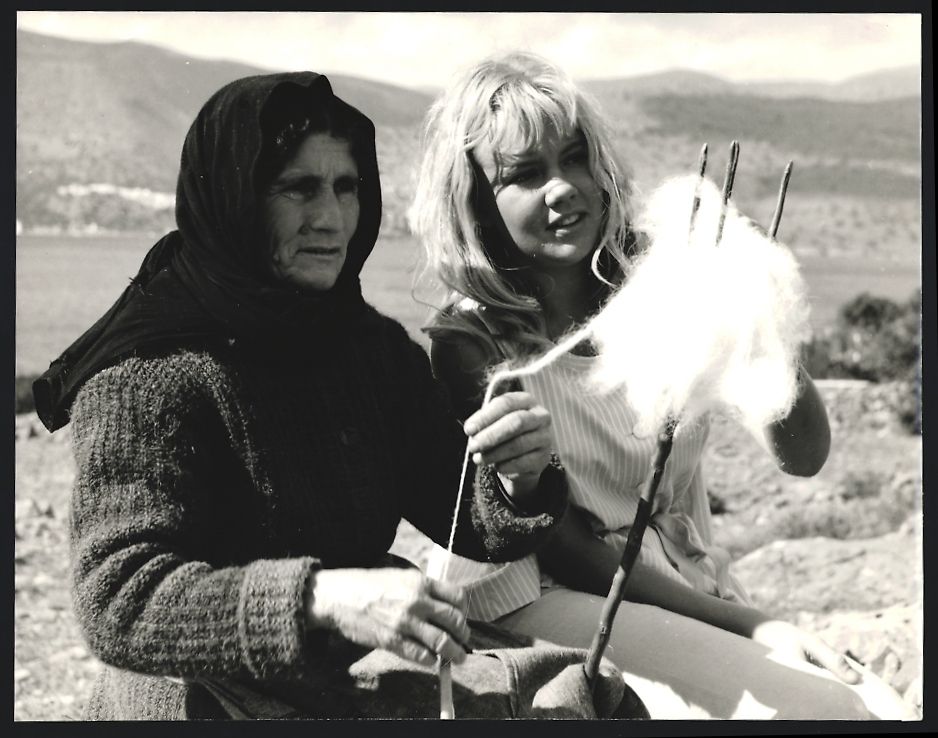 Fotografie & Manifesti: Fotografie Schauspielerin Mireille Darc  – Usato da Berlin venduto da bartko-reher