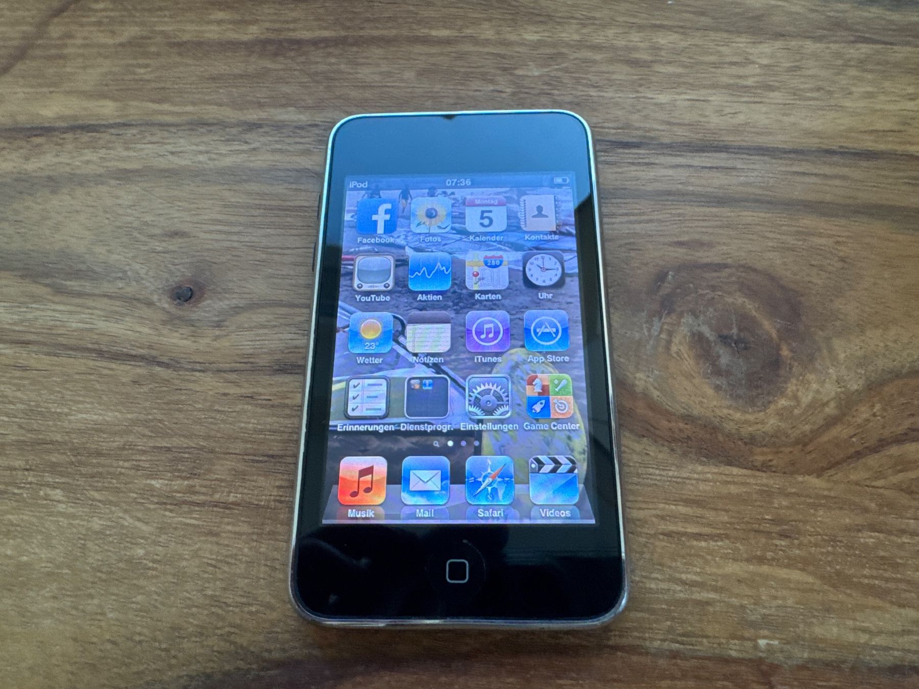 Apple Tragbarer Mediaplayer: iPod touch 3G 32GB – Gebraucht aus St. Gallen von hae_6rmh