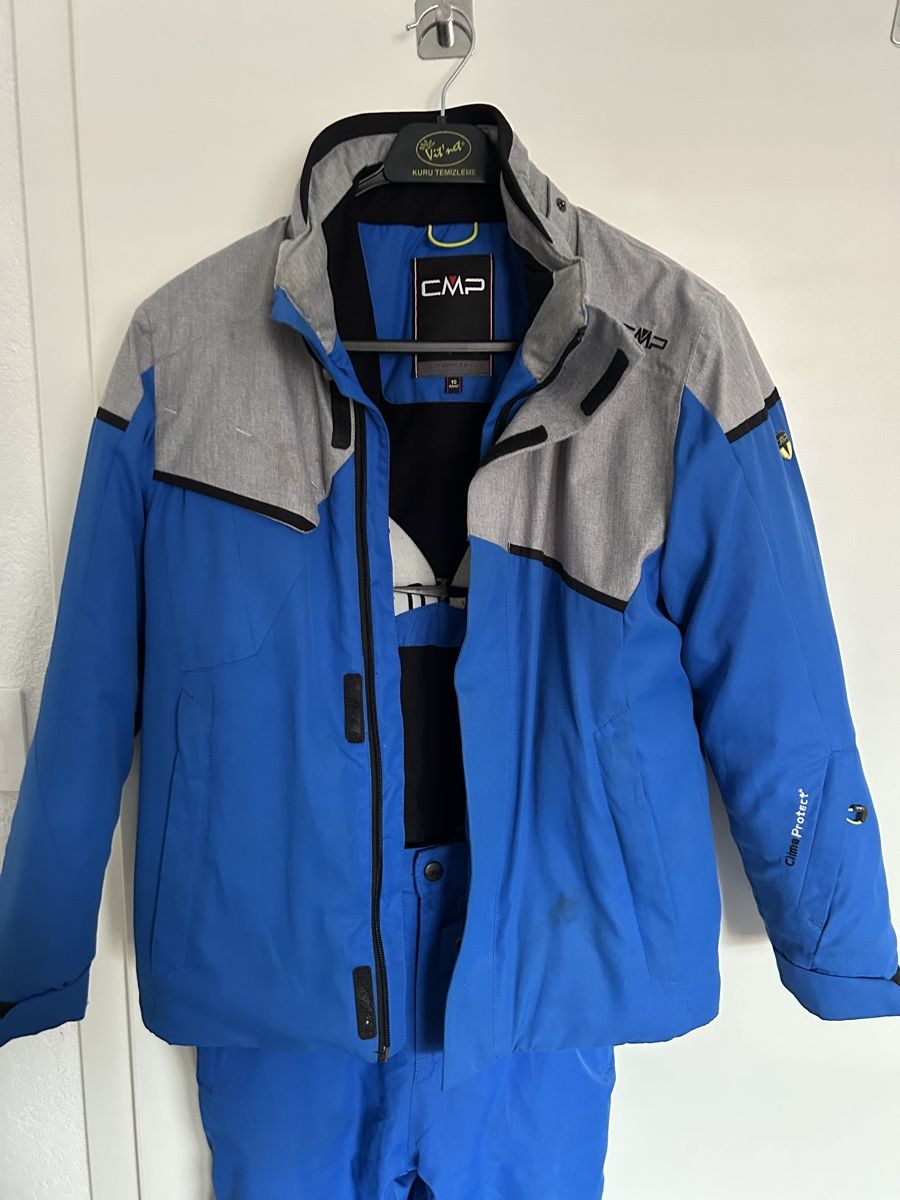 CMP Lotti di vestiti: CMP Ski Suit - Jacket and Trousers /9-11 ans – Usato da Marin-Epagnier venduto da Kty_1907 1