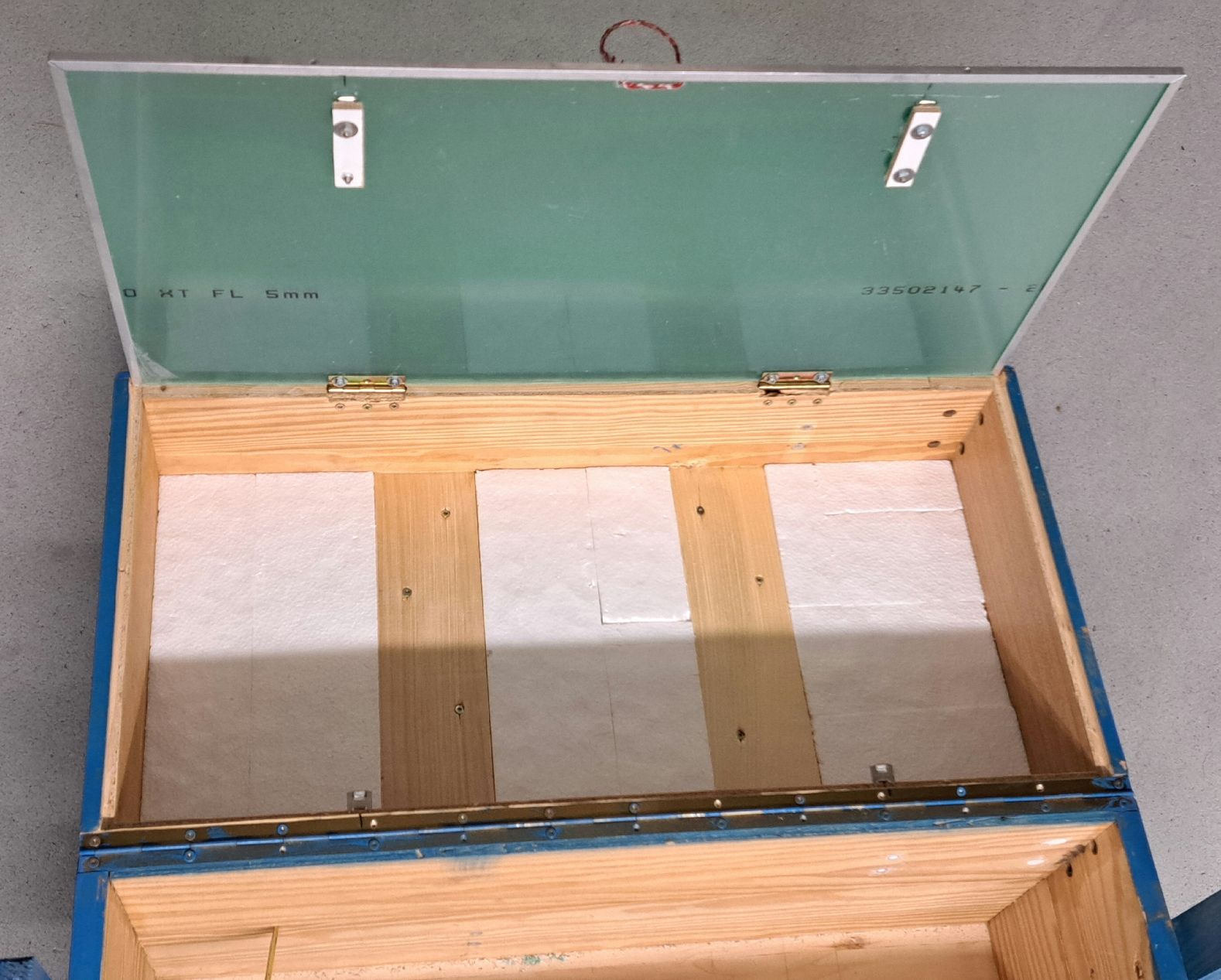Cassapanche: Holz-Truhe blau, gebraucht – Usato da Biel/Bienne venduto da Park17 5