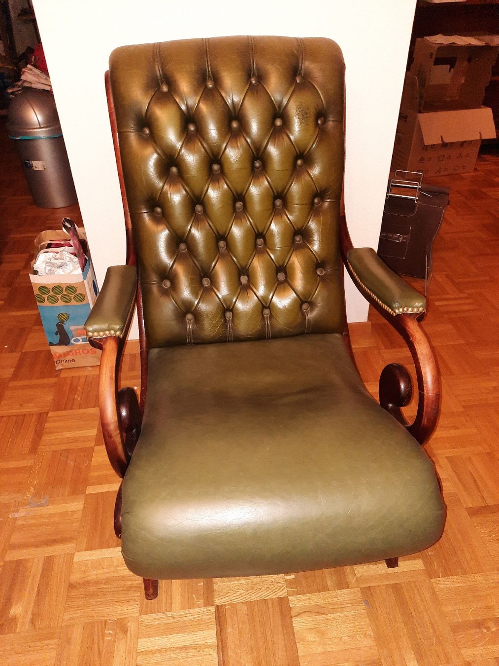Poltrone: Fauteuil Marway Regency de Luxe en acajou & cuir vert patine – Usato da Fribourg venduto da djax