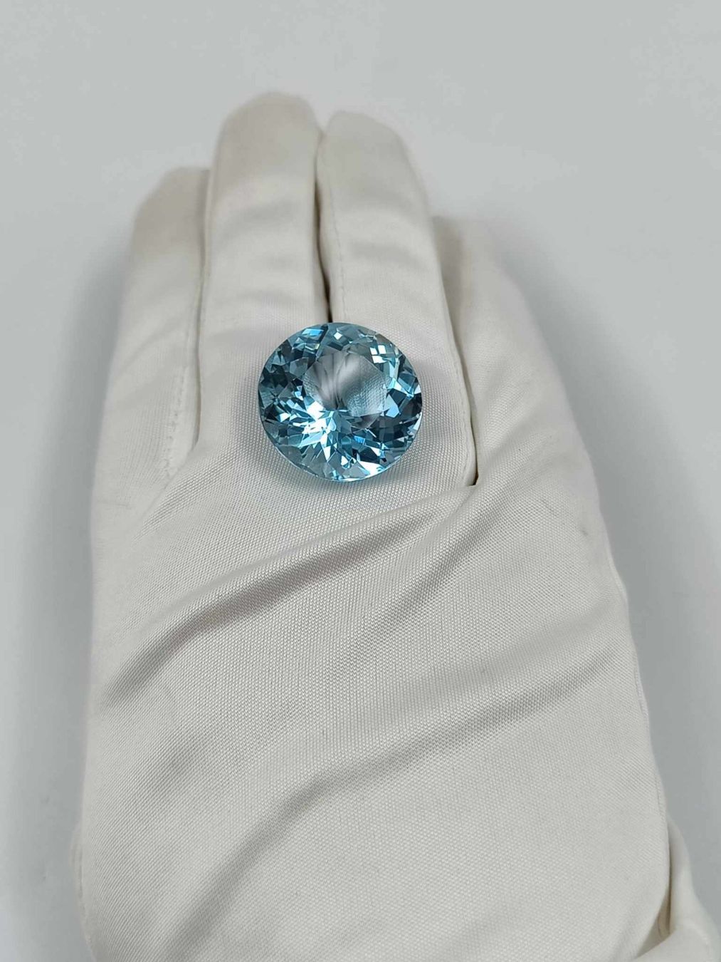 Pietre preziose: 1 AUSSERGEWÖHNLICHER AQUAMARIN 42.37 CT. – Usato da Luzern venduto da EdiGem 7