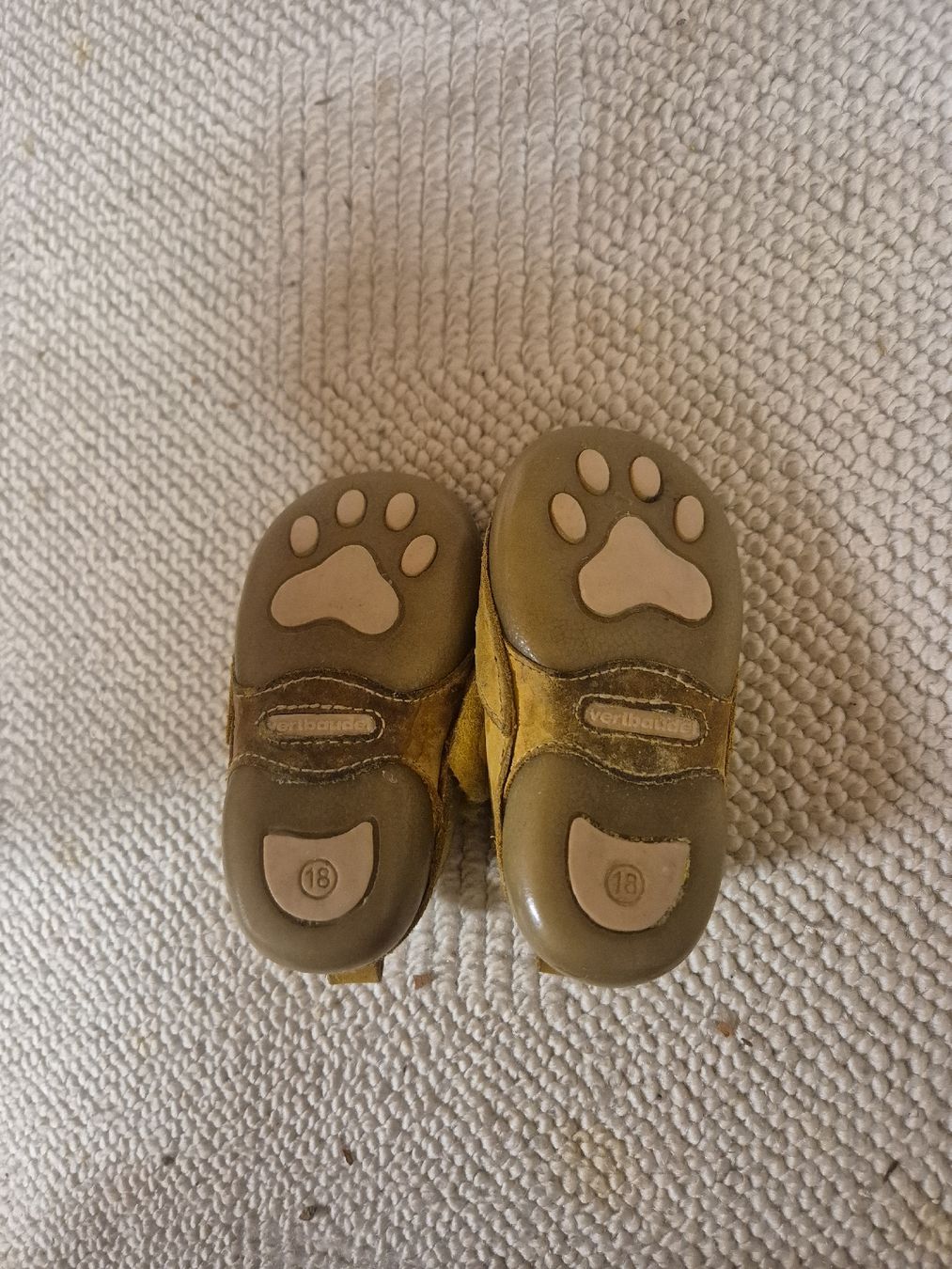 Chaussures garçon: Chausson cuir taille 18 – D'occasion à Bévilard par marco083 1