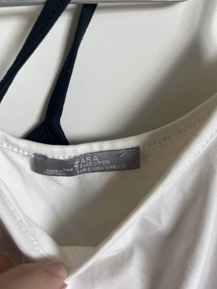 Zara Tops: Duo basique top Zara – D'occasion à Neuchâtel par Ariane_vn00 2