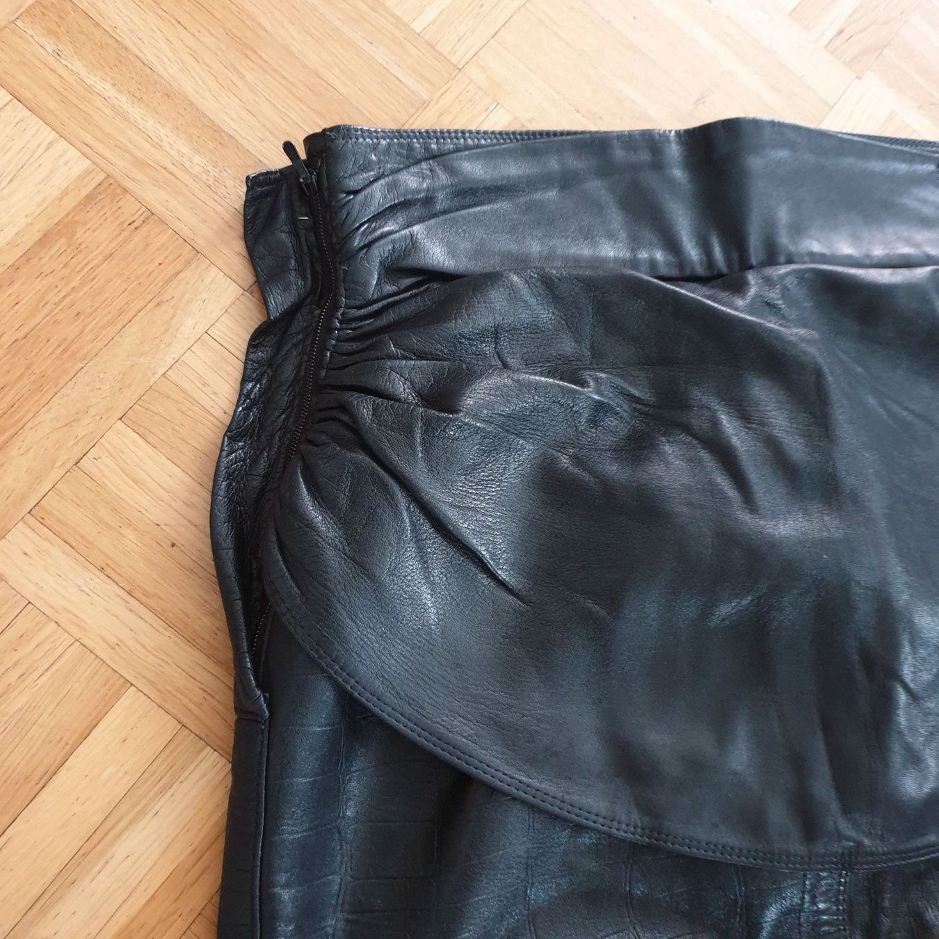 Versace Gonne: Gianni Versace, Lederjupe, Gr. 38 – Usato da Frenkendorf venduto da Moon111 5