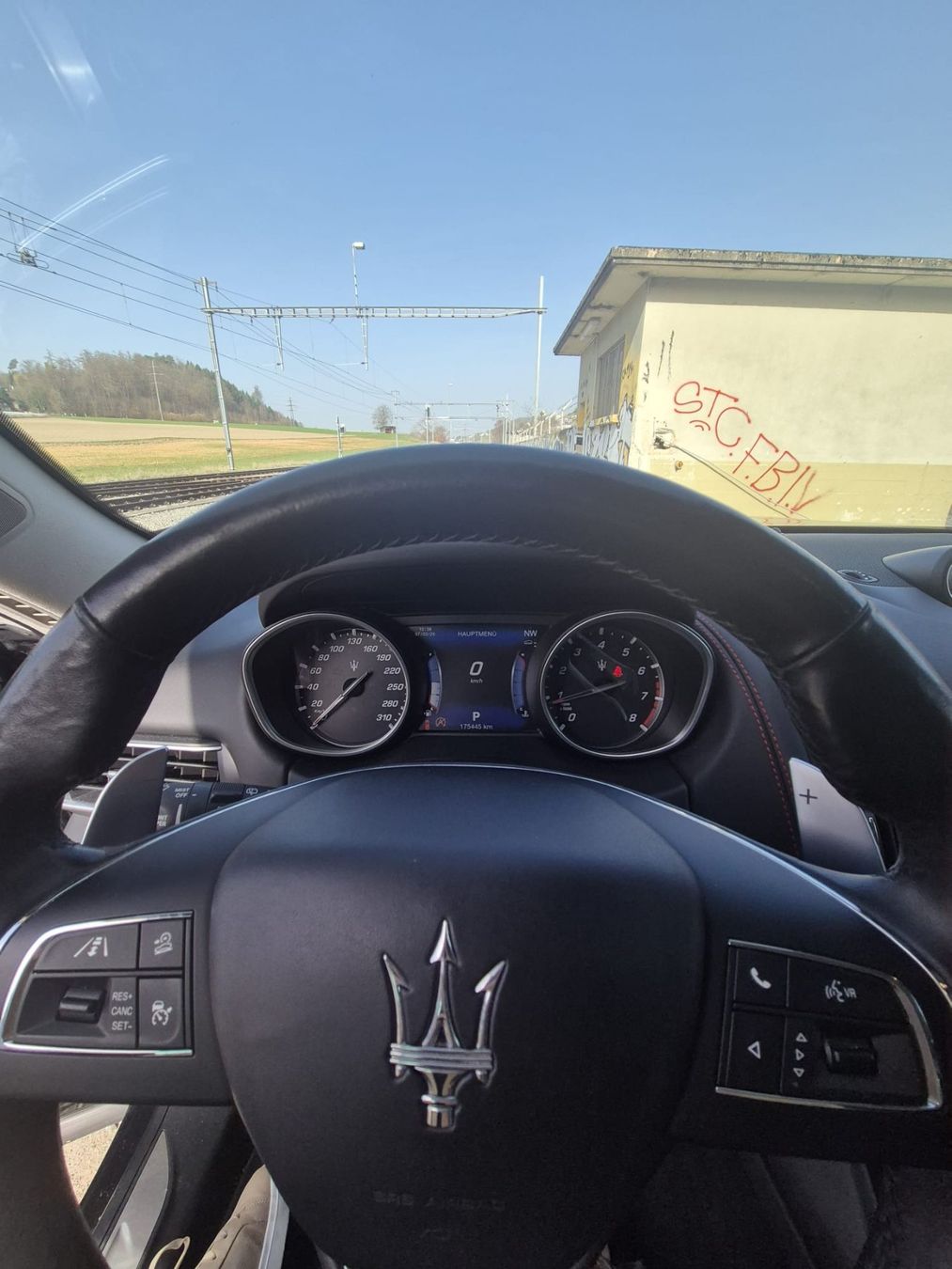 Maserati Autos: MASERATI Levante S 430PS – D'occasion à Boll par loeJ 6