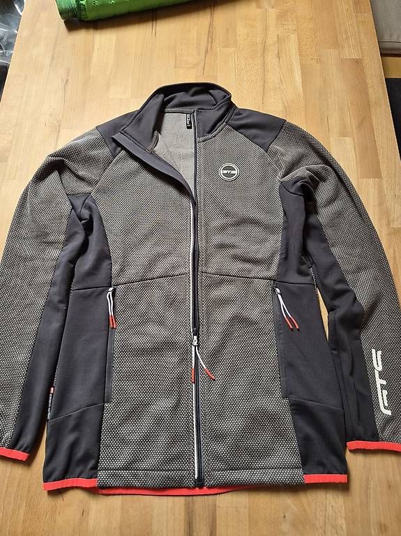 Vestes: Jacke – D'occasion à Appenzell par mfi_w59s