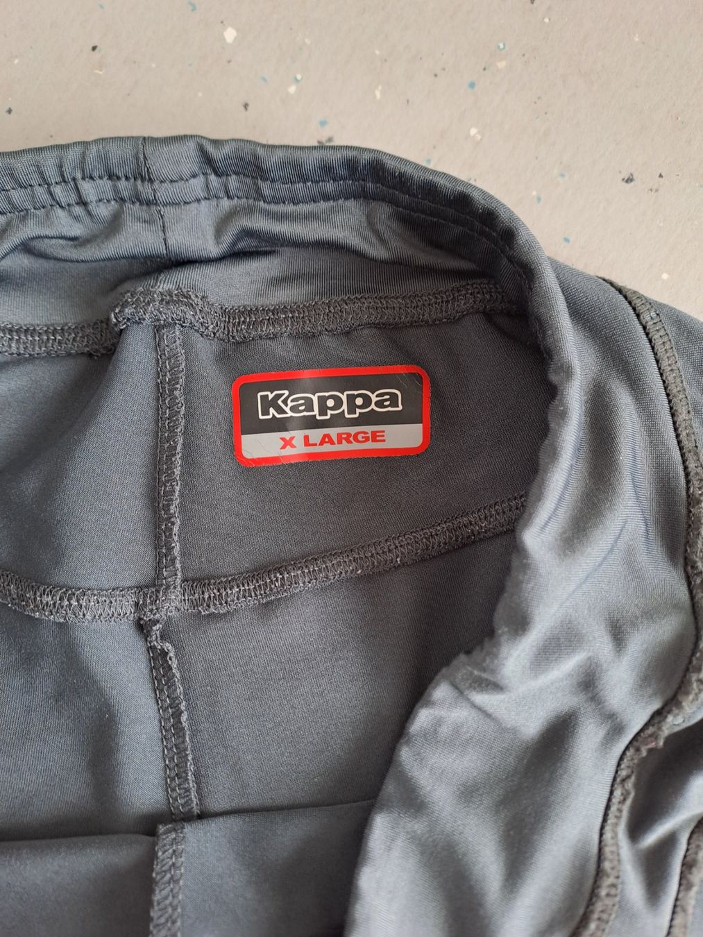Kappa Pantaloni: Sporthose von Kappa Gr. 44/46 – Usato da Münchenbuchsee venduto da lanereal 1