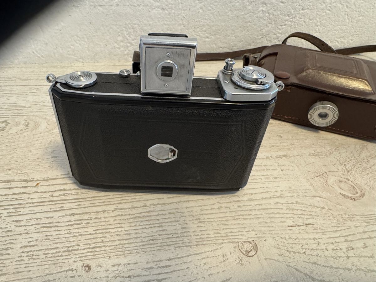 Zeiss Fotocamera: Zeiss ikon ikonta 521/16 kamera – Usato da Zunzgen venduto da milesdavis76 3