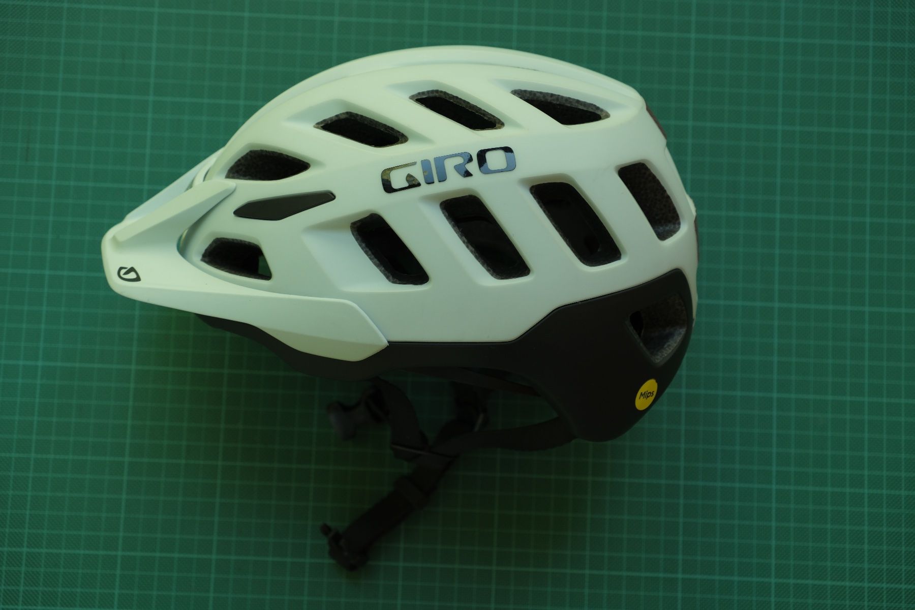 Giro Caschi: Fahrradhelm Giro Radix Mips – Usato da Bern venduto da Dibe2