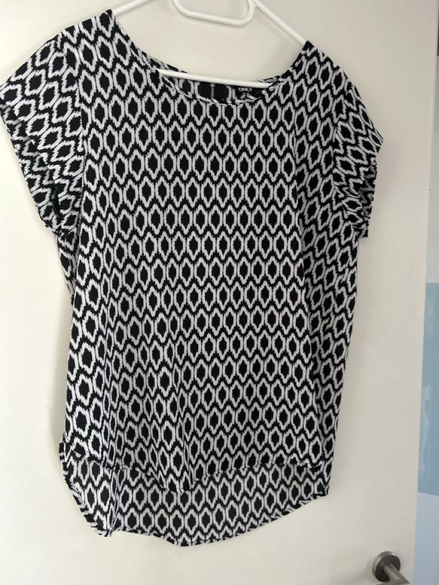 Only Camicette: Bluse von Only, Grösse 40, schwarz-weiss – Nuovo (secondo la descrizione) da Erlinsbach SO venduto da hallon480