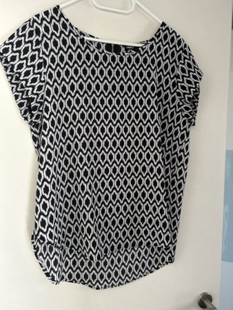 Bluse von Only, Grösse 40, schwarz-weiss