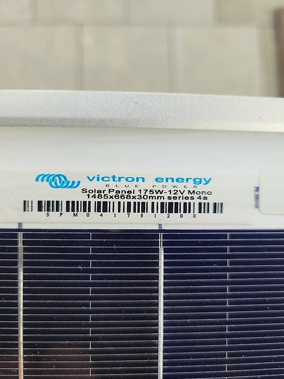 Dispositivi a energia solare: Solarpanel mit Solarregler – Usato da Thun venduto da Rubin13 1