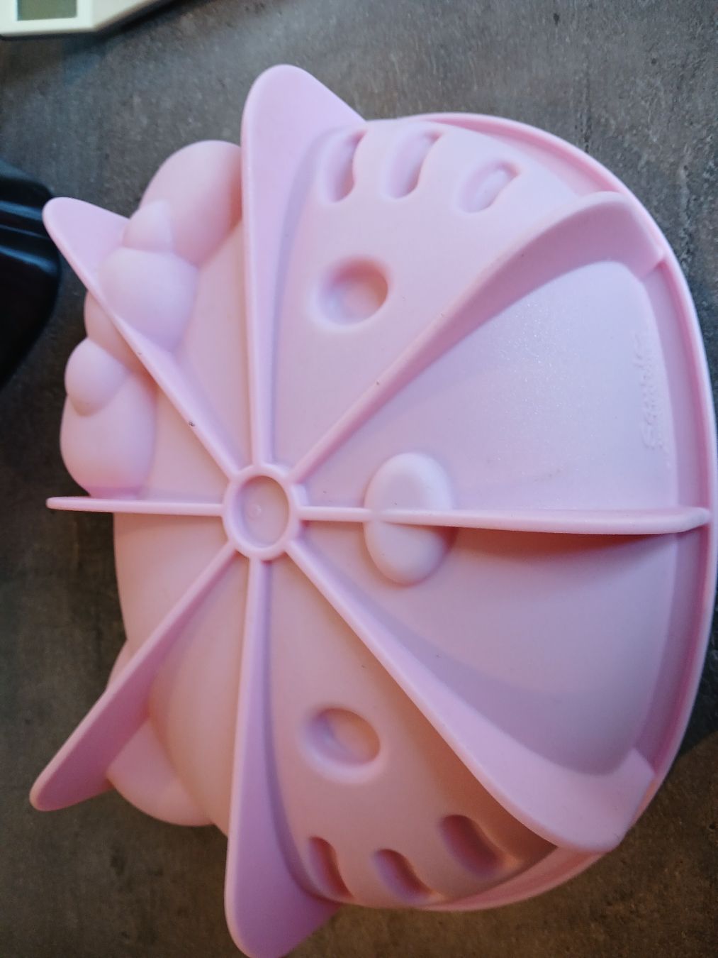 Hello Kitty Backformen: Hello Kitty Silikonbackform – Neu (gemäss Beschreibung) aus Dozwil von mauzeli3 1