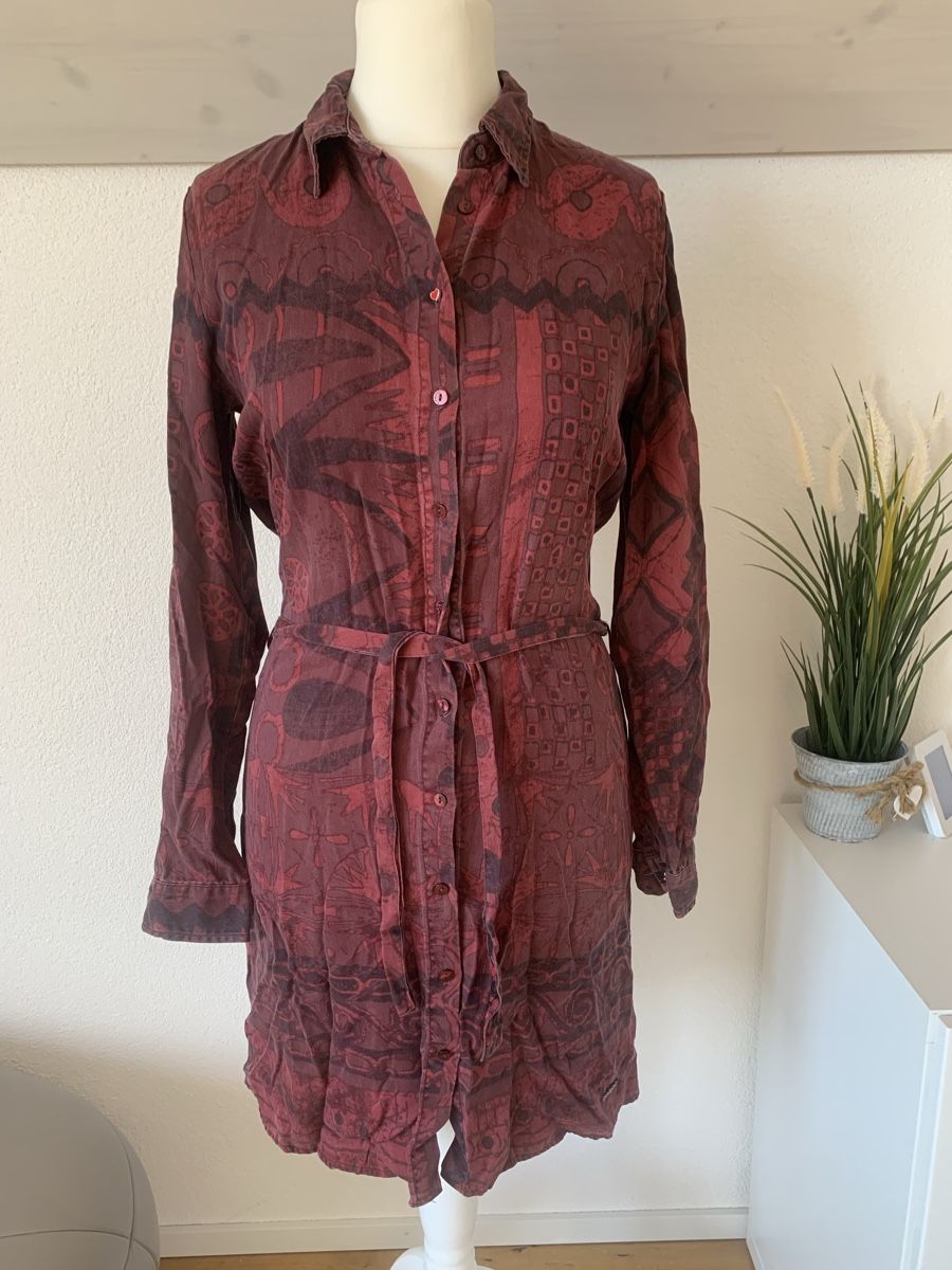 Kleider: Bordeauxrotes Hemdkleid von Desigual – Gebraucht aus Aarberg von Mama_Lulu