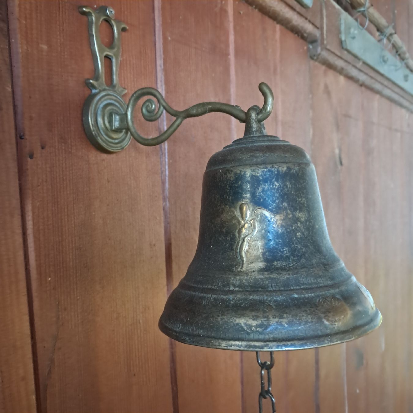 Campanacci mucche: Schöne Wand Glocke  – Usato da Murten venduto da SHETHOF