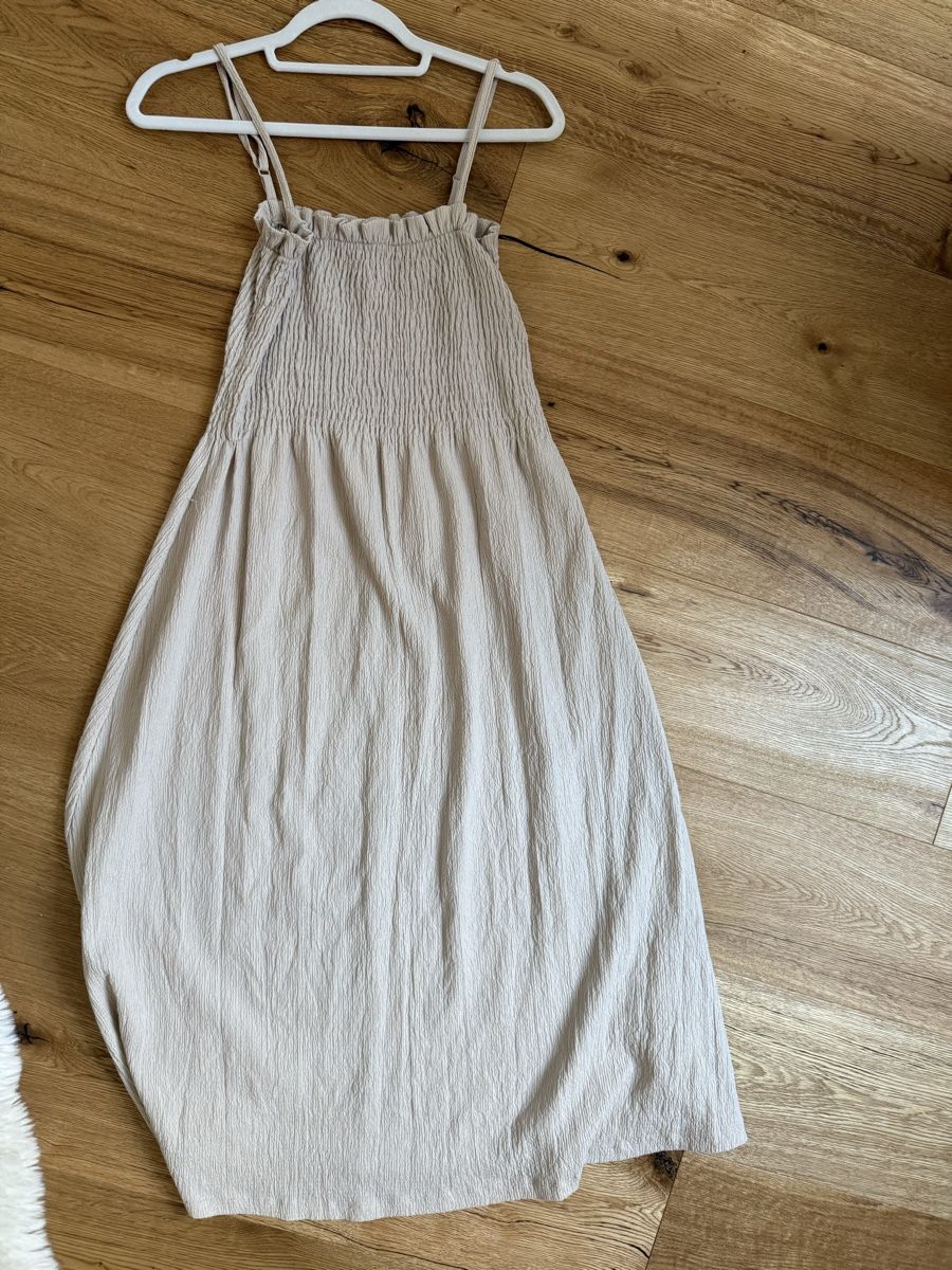 H&M Robes: Kleid beige Grösse S – D'occasion à Hüttwilen par sar_8gj7