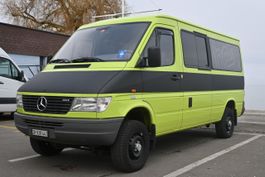Mercedes Benz Sprinter 4x4 Camper mit wenig Kilometer