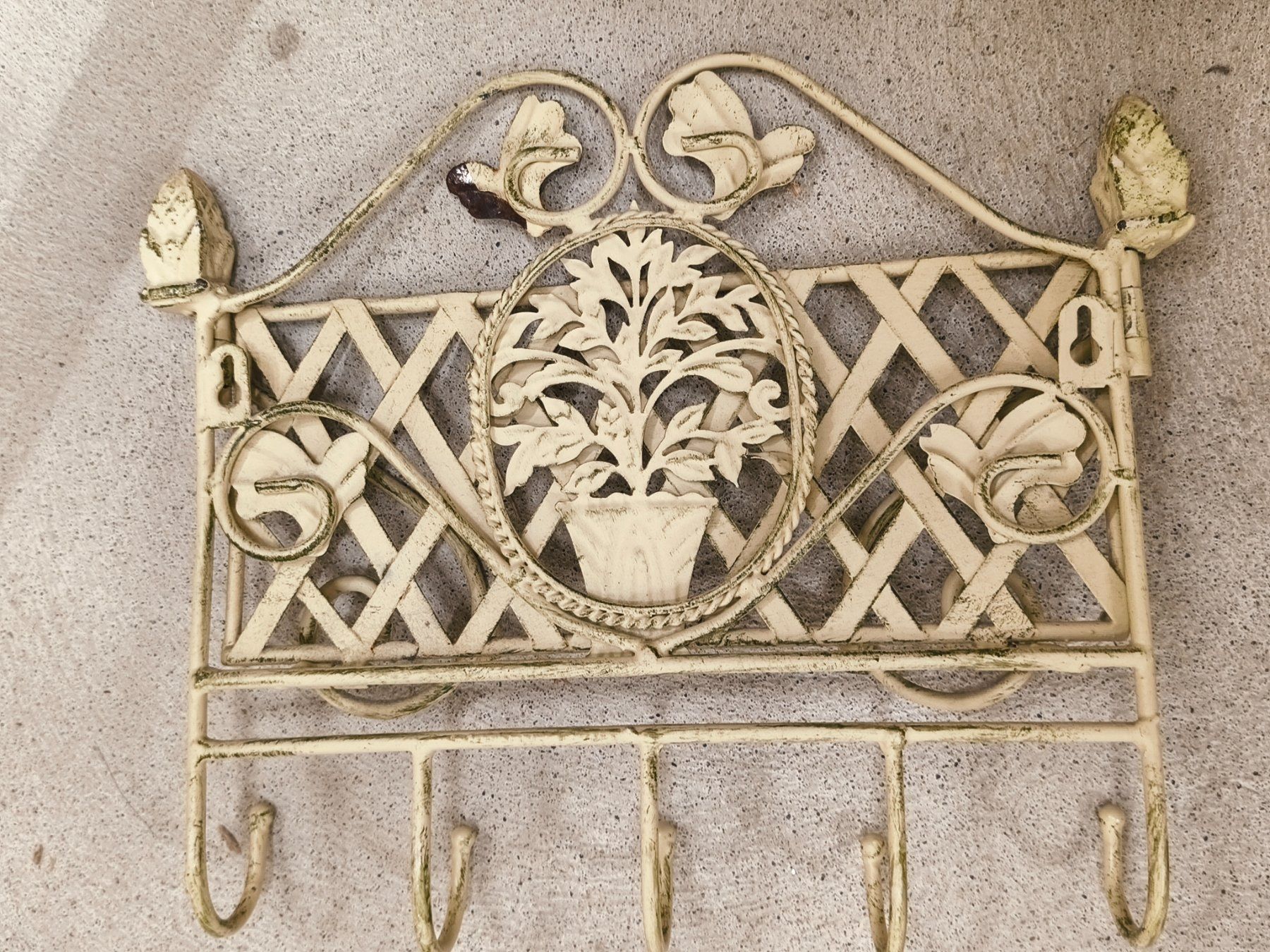 Scaffali: Wandregal mit Haken shabby chic – Usato da Zürich venduto da Jul69