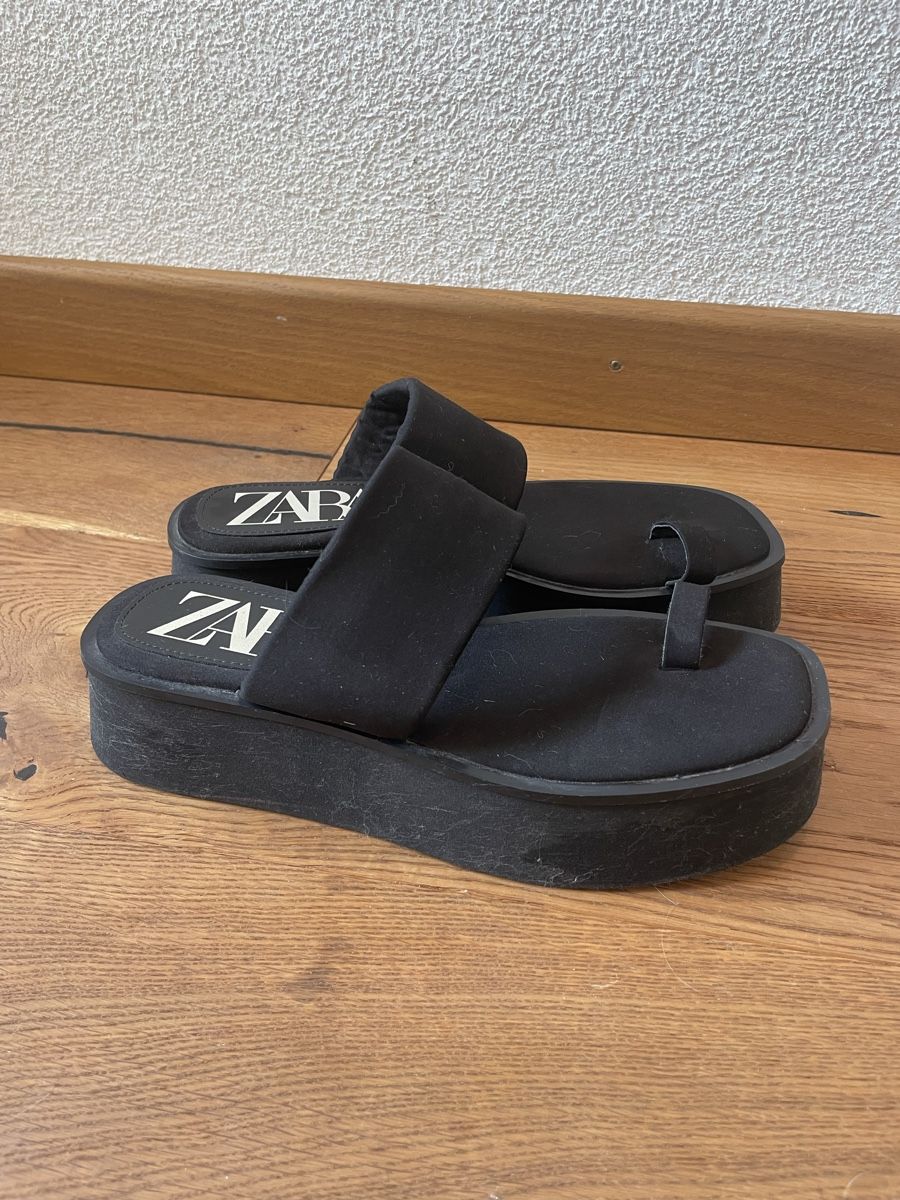 Zara Scarpe da donna: Zara Black Platform Sandals, Size 39 – Nuovo (secondo la descrizione) da Roche VD venduto da closetcleanse