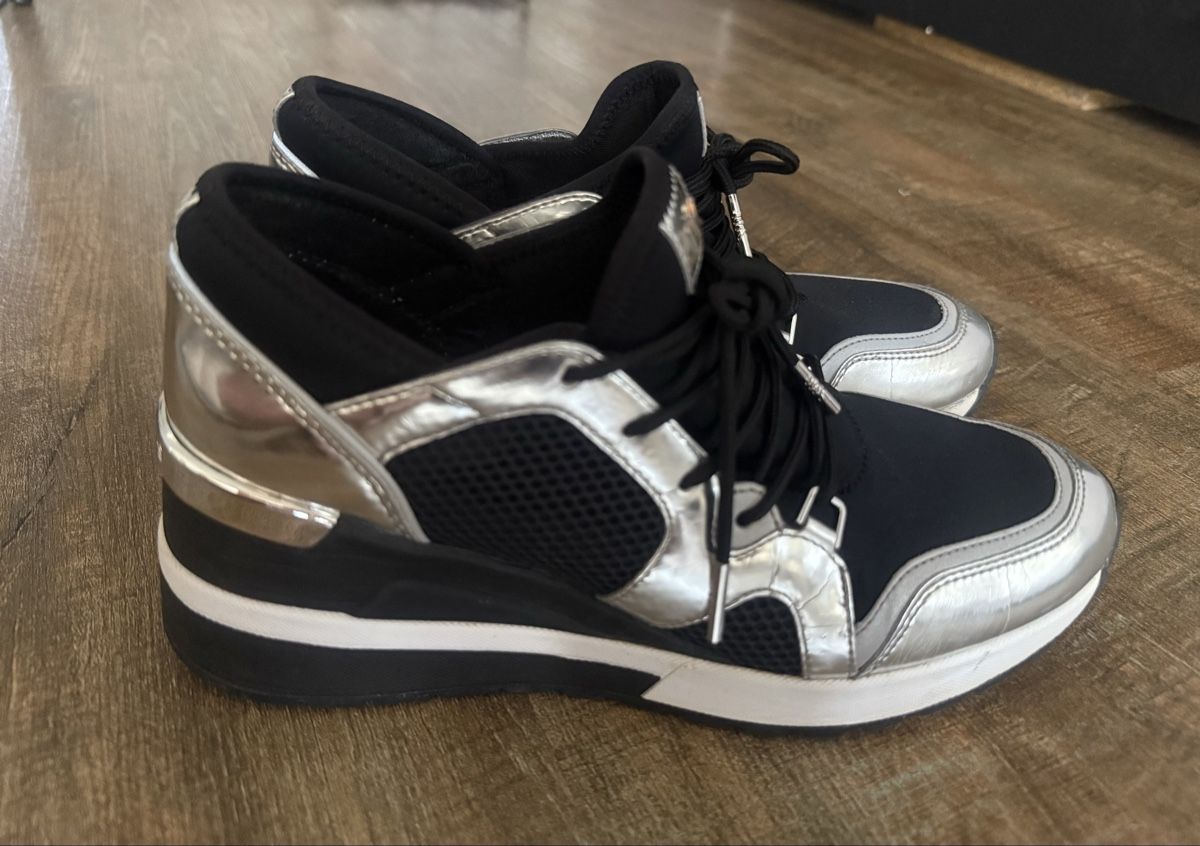 Michael Kors Scarpe da donna: Michael Kors Sneaker, Schwarz/Silber, Gr. 38 – Usato da Lachen SZ venduto da zsucard