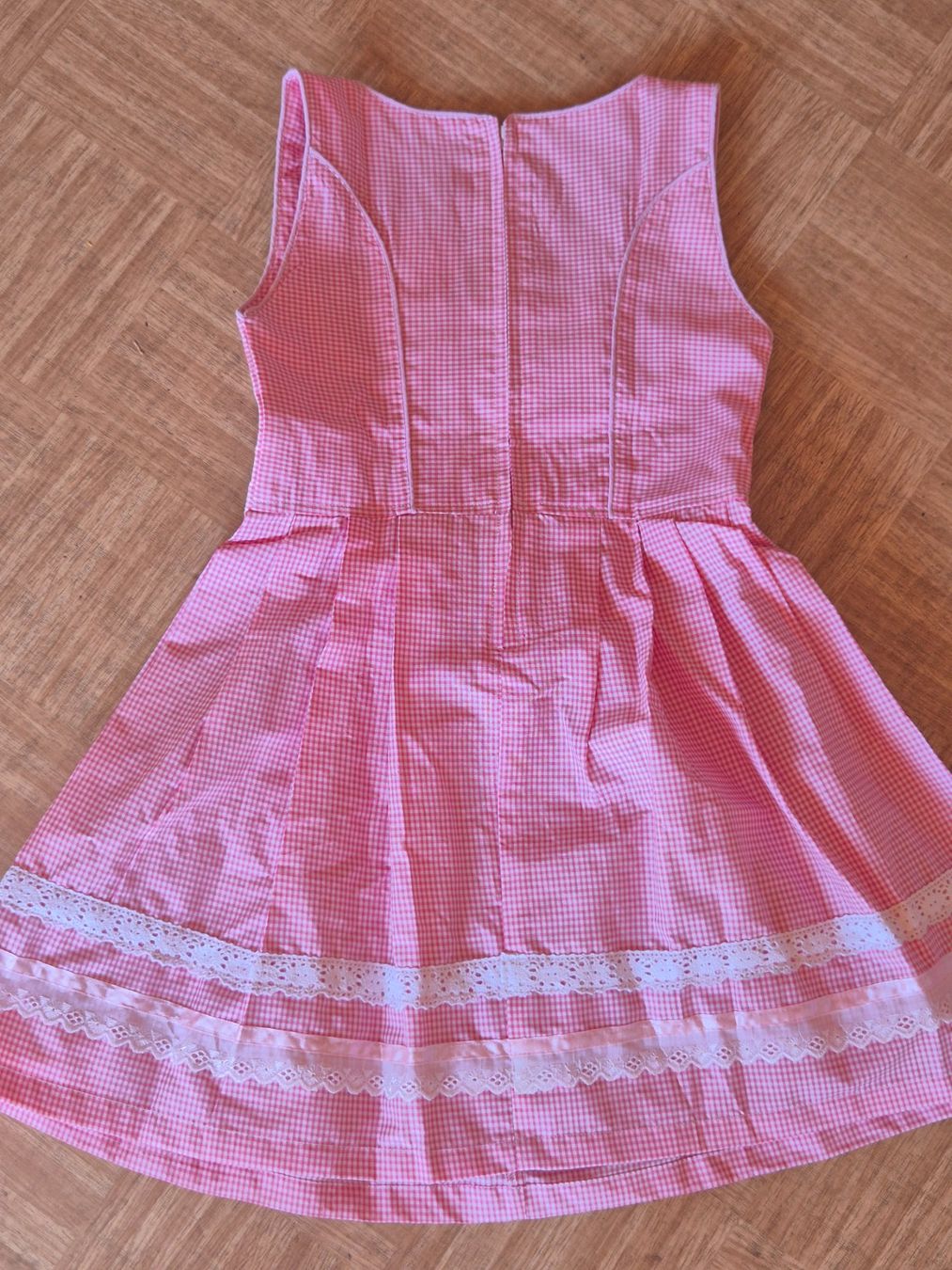Vestiti & Gonne: Rosa Dirndl/ Röckli – Nuovo (secondo la descrizione) da Frutigen venduto da bueschlen.me 1