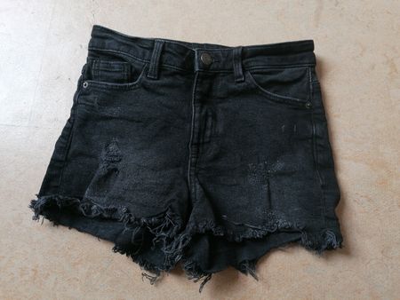 Schwarze High Waist Shorts Gr. 36 Clockhouse destroyed look