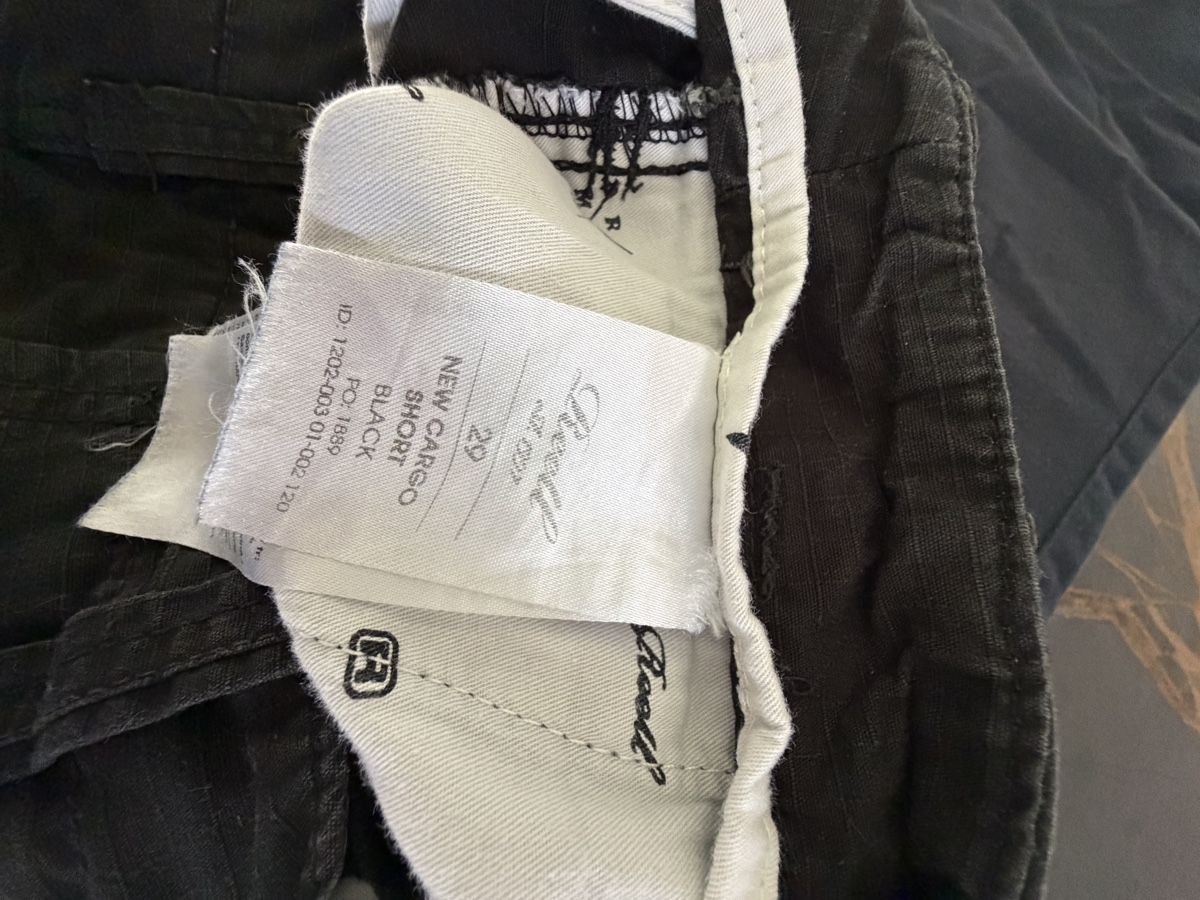 Pantaloni: Cargo Shorts Reell 29 Inch schwarz – Usato da Lyss venduto da Shantishiva 2