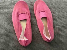 Hausschuhe Mädchen rosa Grösse 30 neuwertig