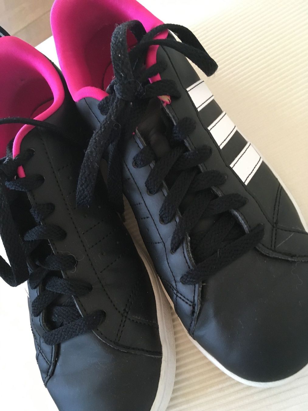 Adidas Damenschuhe: Adidas Sneakers Gr. 40 – Gebraucht aus Muotathal von robin40 4