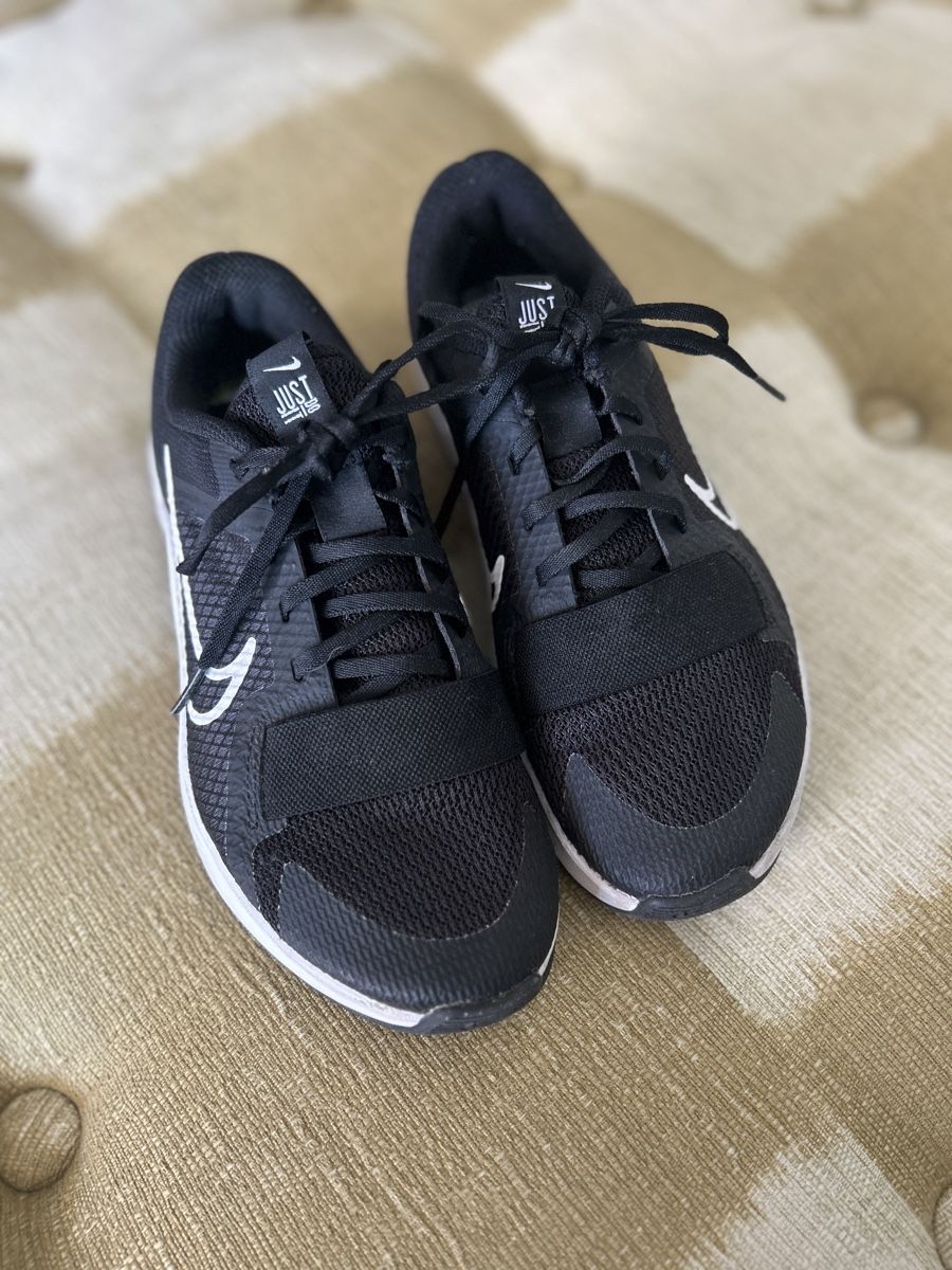 Nike Scarpe da uomo: Nike Trainingsschuhe Gr. 36.5 – Usato da Baar venduto da Reddot