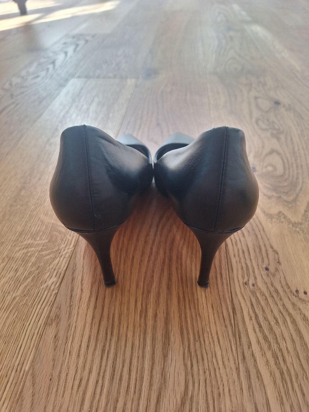 Zara Scarpe da donna: Zara Basic Echtleder Pumps, Schwarz, Gr. 37, Top Zustand – Usato da Thalwil venduto da ivi010 1