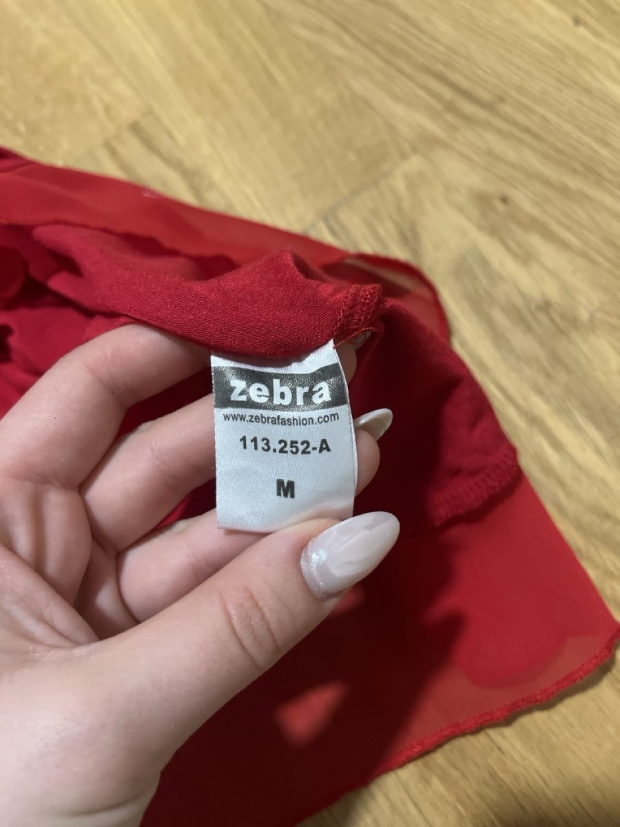 Zebra Vestiti: Robe rouge ZÉBRA – Usato da Le Locle venduto da Mayd_h 1