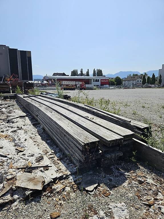 Holzartikel: Holzbalken Gratis zum abholen – Gebraucht aus Bichwil von steigermichel