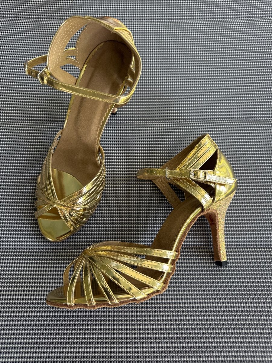 Scarpe da donna: Latin Tanzschuhe Grösse 6 – Usato da Elgg venduto da dan_f8gv