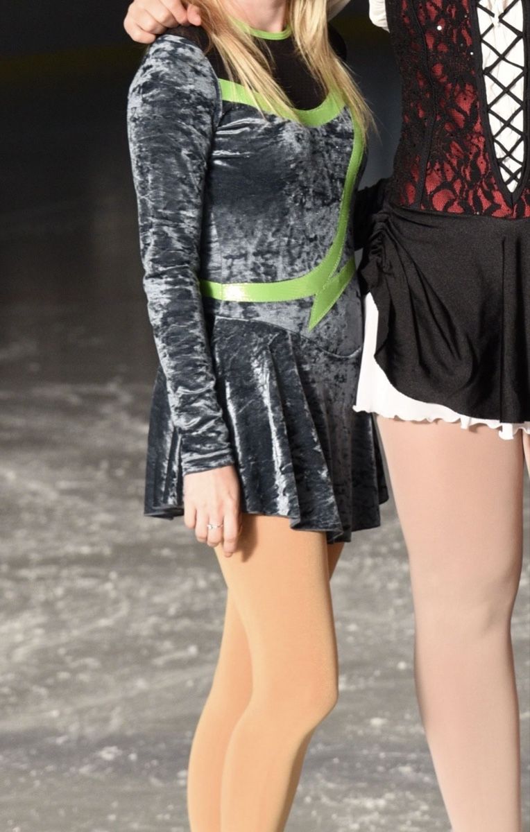 Vestiti: Eiskunstlauf Kürkleid – Nuovo (secondo la descrizione) da Laufen venduto da AnnaBlunschi