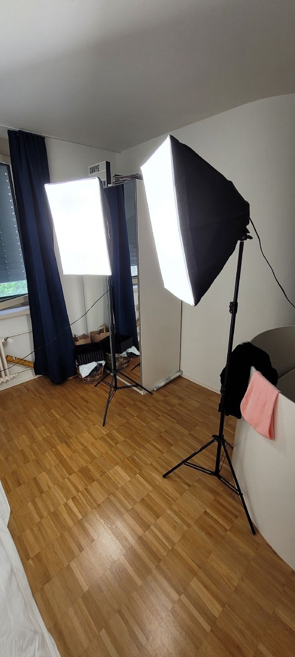 Lampen: Softbox Studioleuchte Somikon 2x mit Energiesparlampen E27 – Gebraucht aus Reinach BL von Marshmallowmonkey
