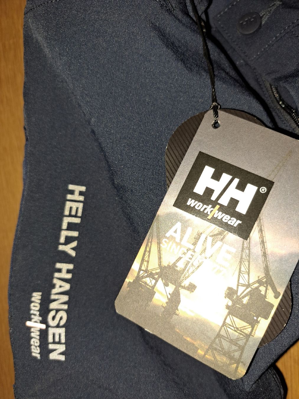 Helly Hansen Hosen: Neue  Helly Hansen Arbeitshose, Größe 44 – Neu und originalverpackt aus Morens FR von Kiscica 1
