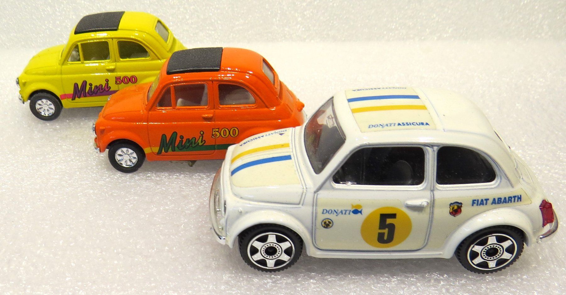 Fiat Modellautos: 4 x Fiat 500 – Neu (gemäss Beschreibung) aus Ettingen von Burago