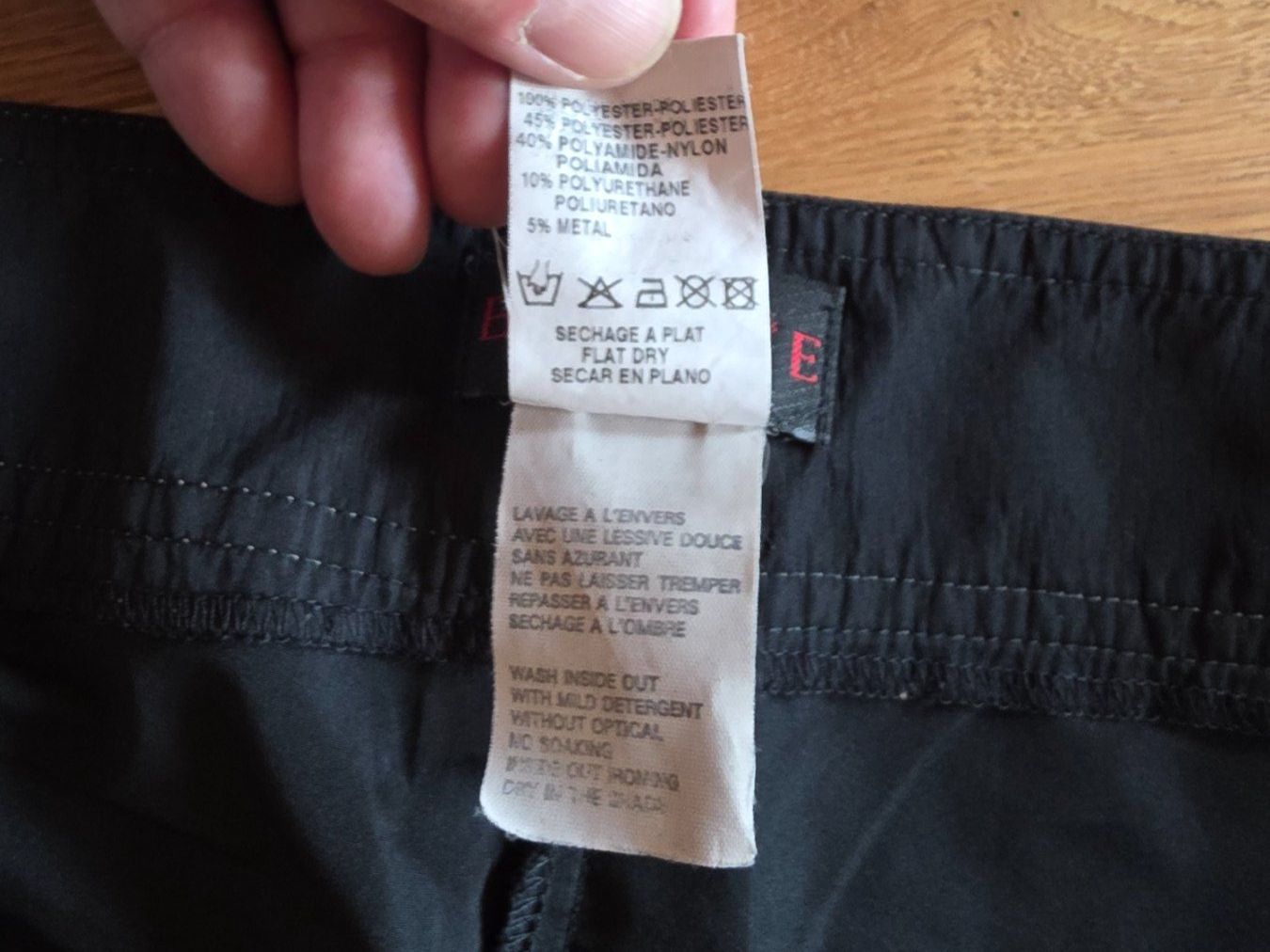 Pantaloni: Damen Polyester Hose Schwarz Batiste Grösse 6 – Usato da Walterswil BE venduto da Lonitti 2
